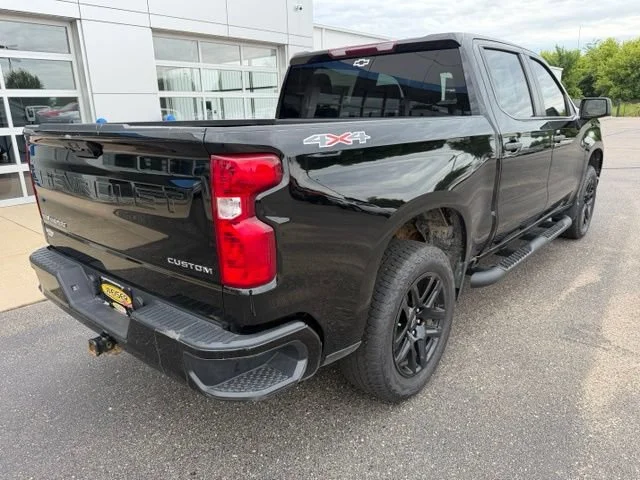 Used 2022 Black Chevrolet Custom image 7