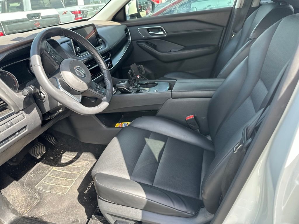 Certified Used 2021 White Nissan SV image 3