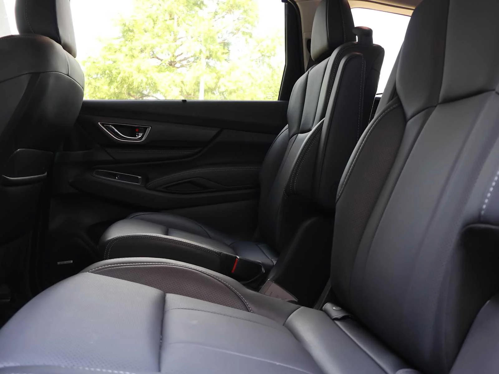 Used 2023 Crystal White Pearl Subaru Limited image 24