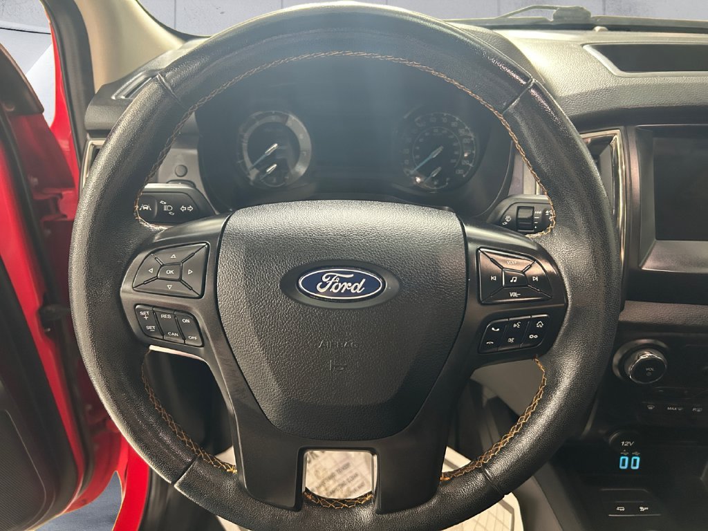 Used 2022 Red Ford XLT image 9