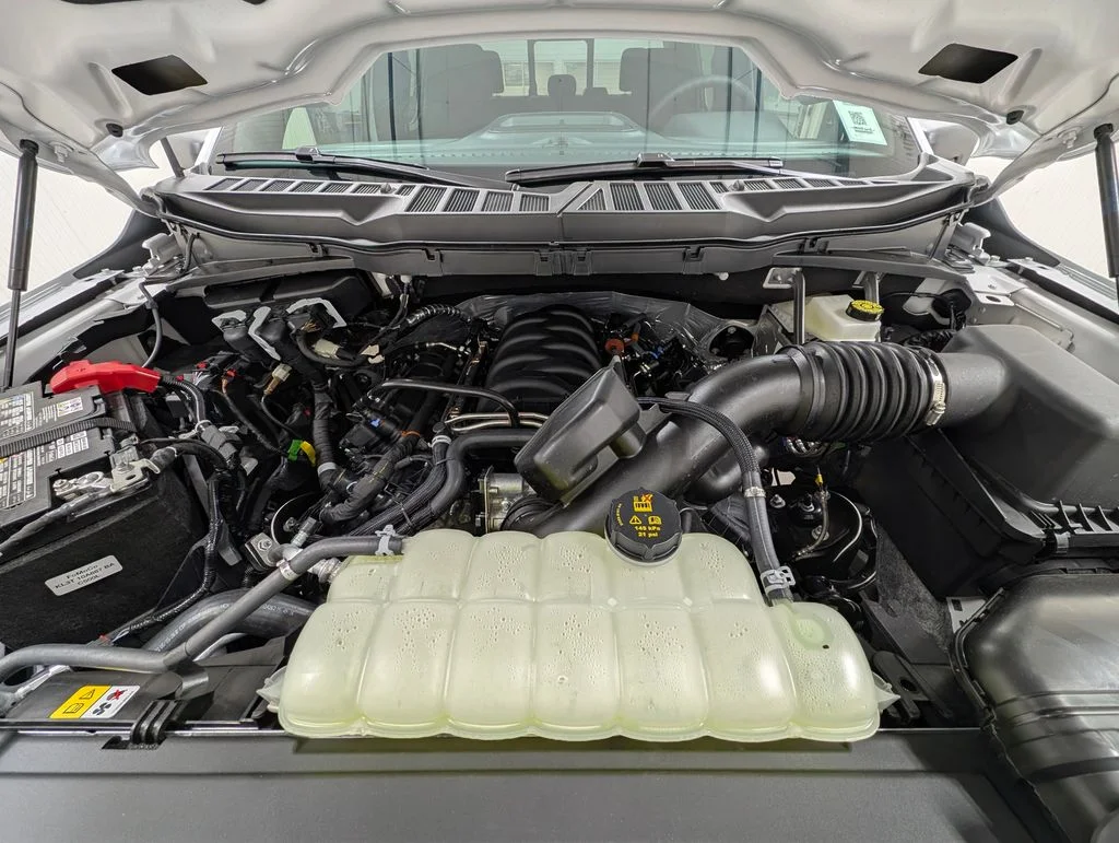 New 2026 Oxford White Ford XLT image 30