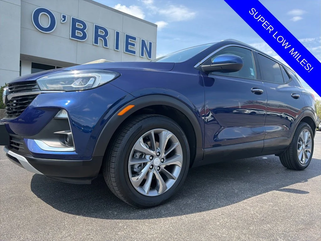 Used 2023 Sapphire Buick Essence image 1
