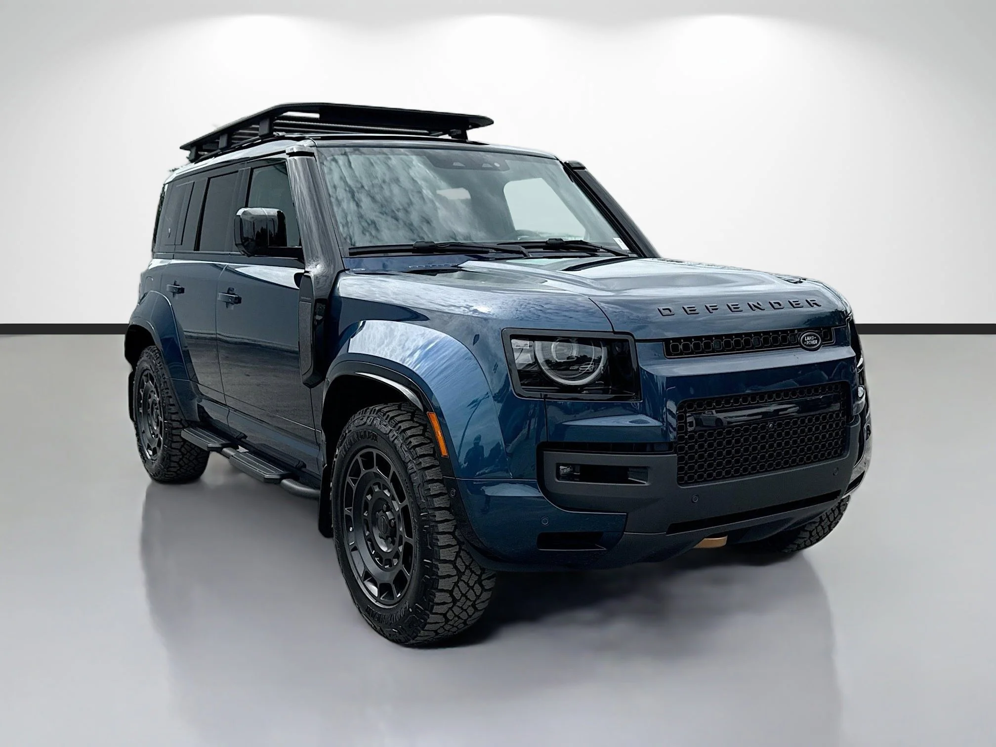 New 2026 Sargasso Blue Premium Metallic Land Rover OCTA image 7