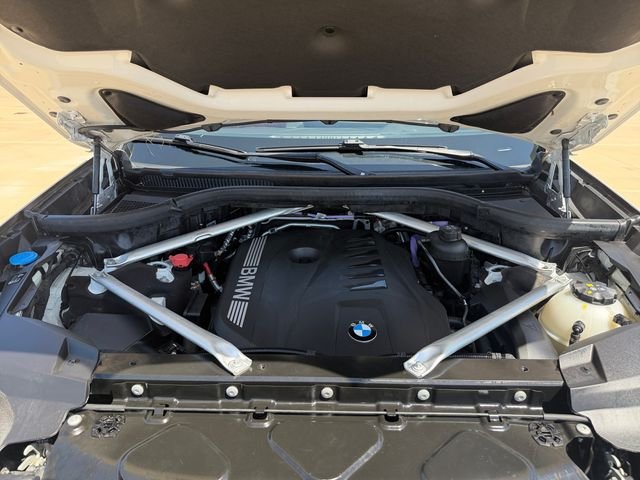 Used 2023 White BMW xDrive40i image 19