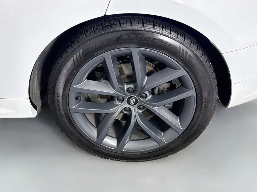 Certified Used 2023 Fuji White Land Rover SE Dynamic image 23