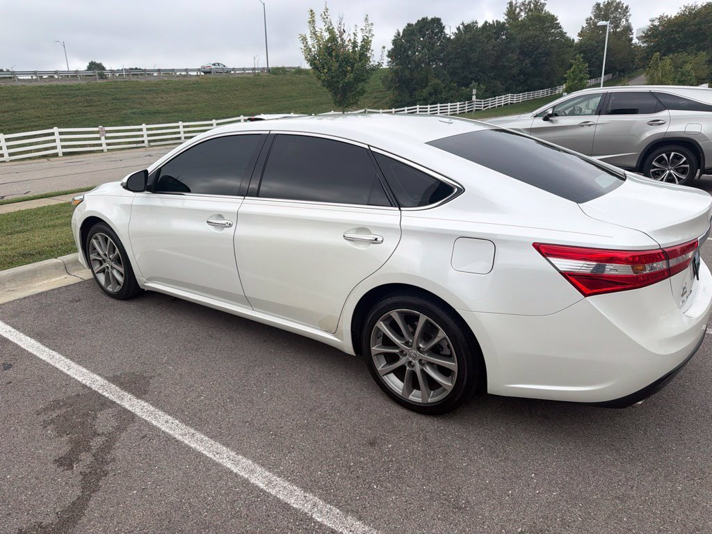 Used 2014 Blizzard Pearl Toyota XLE image 8