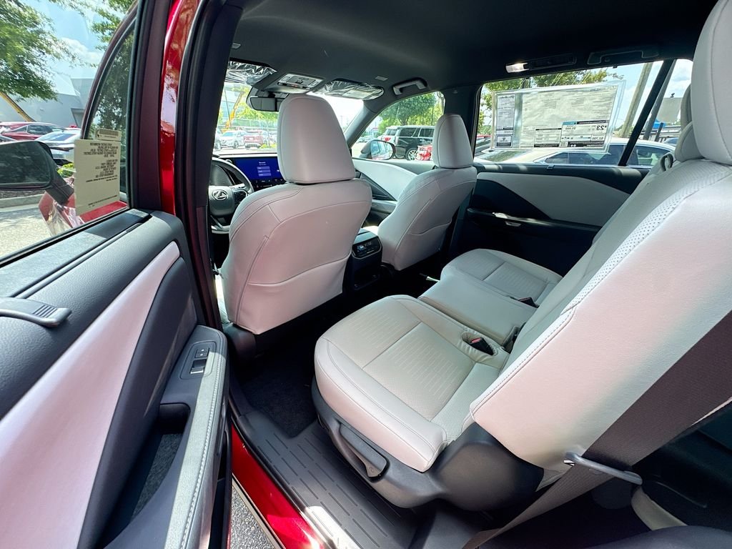 New 2026 Matador Red Mica Lexus  image 32