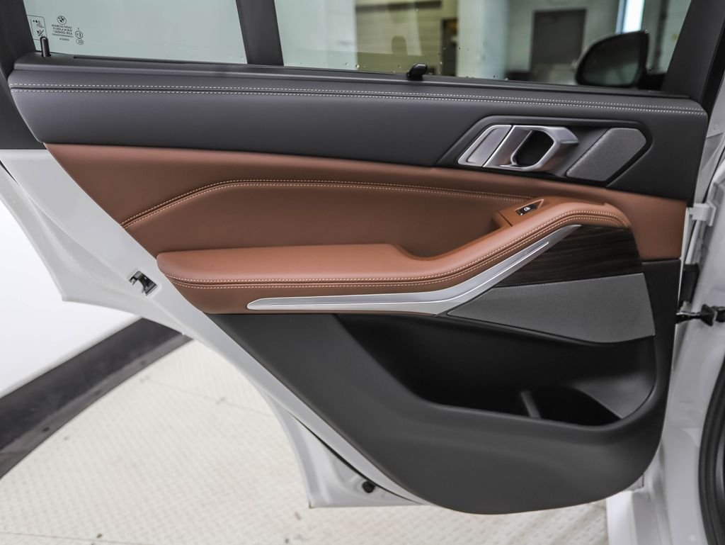 New 2026 Alpine White BMW xDrive40i image 20