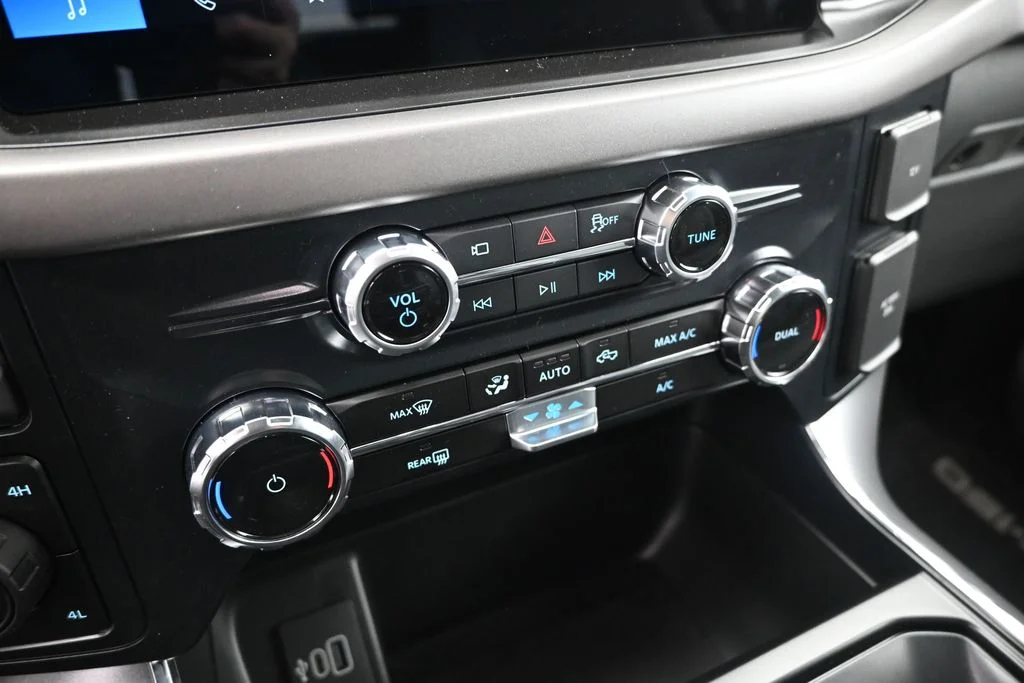 New 2026 Oxford White Ford XLT image 15