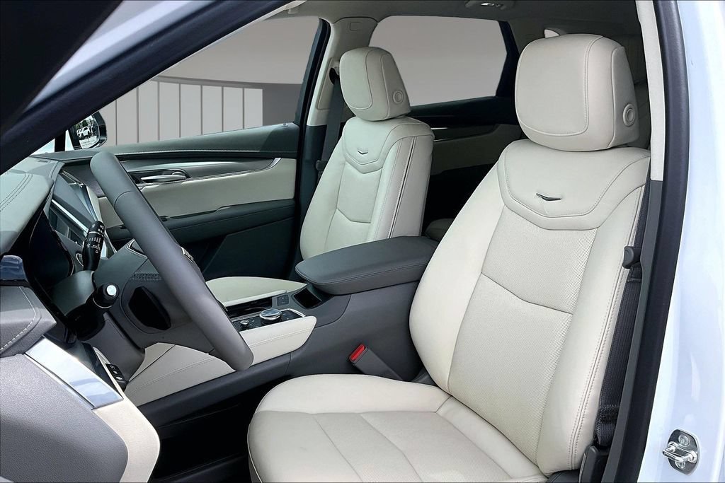 New 2026 Crystal White Tricoat Cadillac Premium Luxury image 9