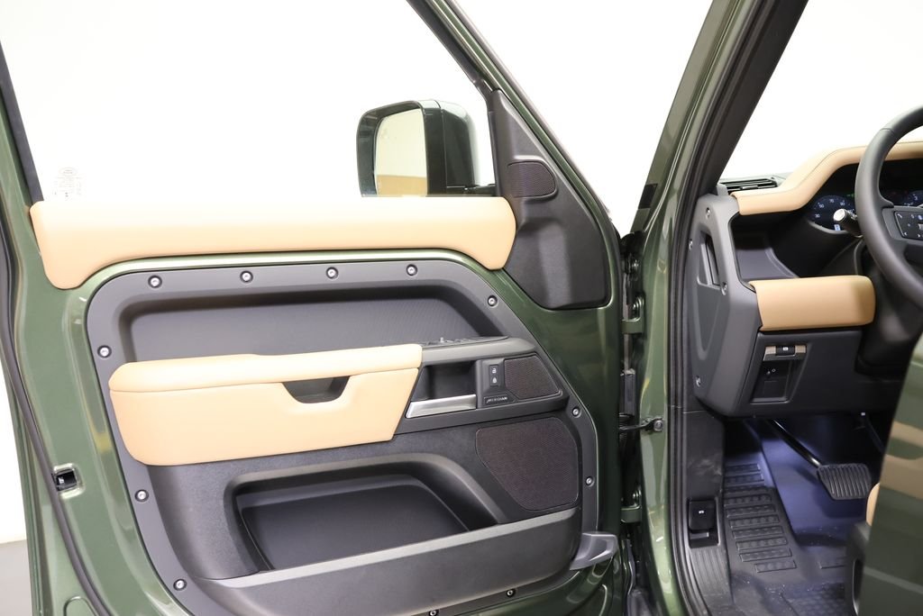 2026 Land Rover Defender S - Photo 25