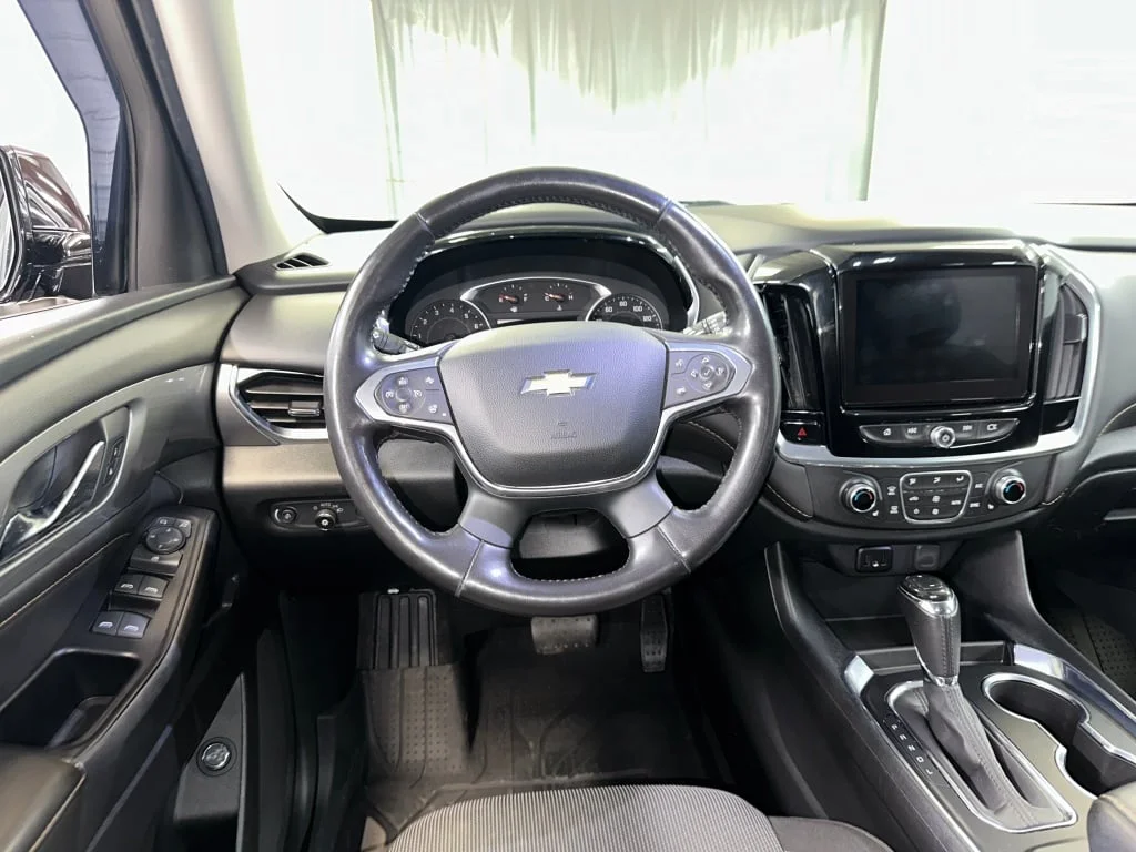 2020 Chevrolet Traverse 1LT - Photo 2