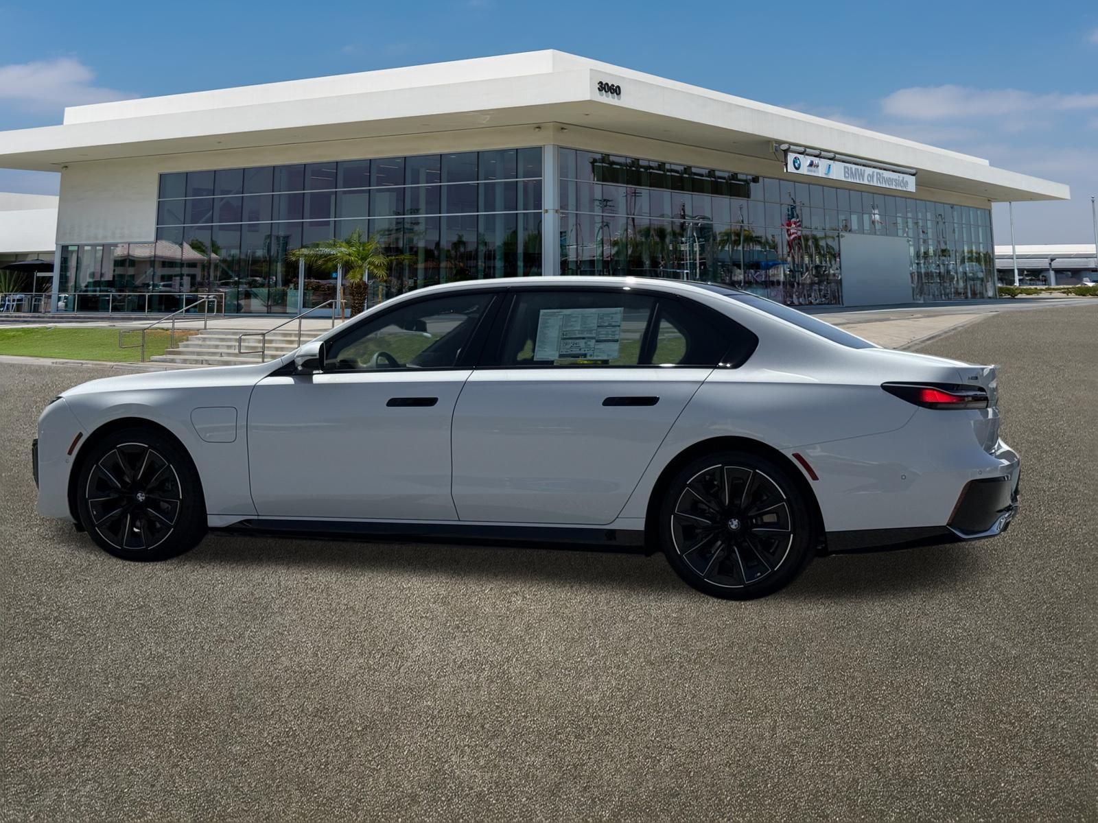 New 2026 Alpine White BMW 750e xDrive image 7