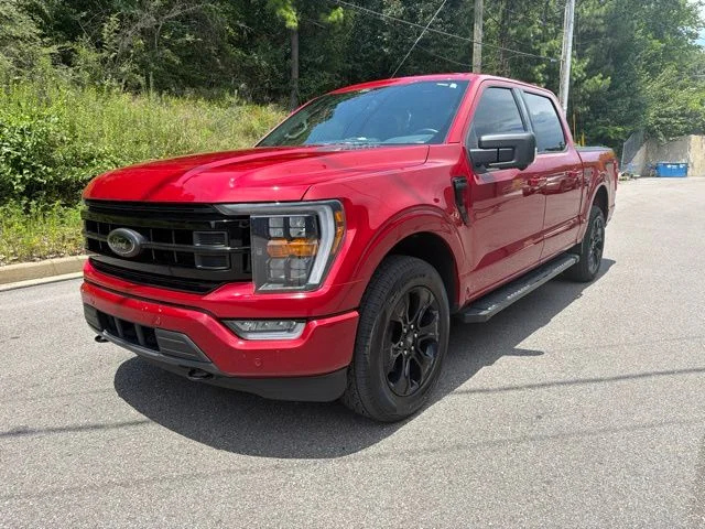 Certified Used 2022 Rapid Red Metallic Tinted Clearcoat Ford XLT image 3
