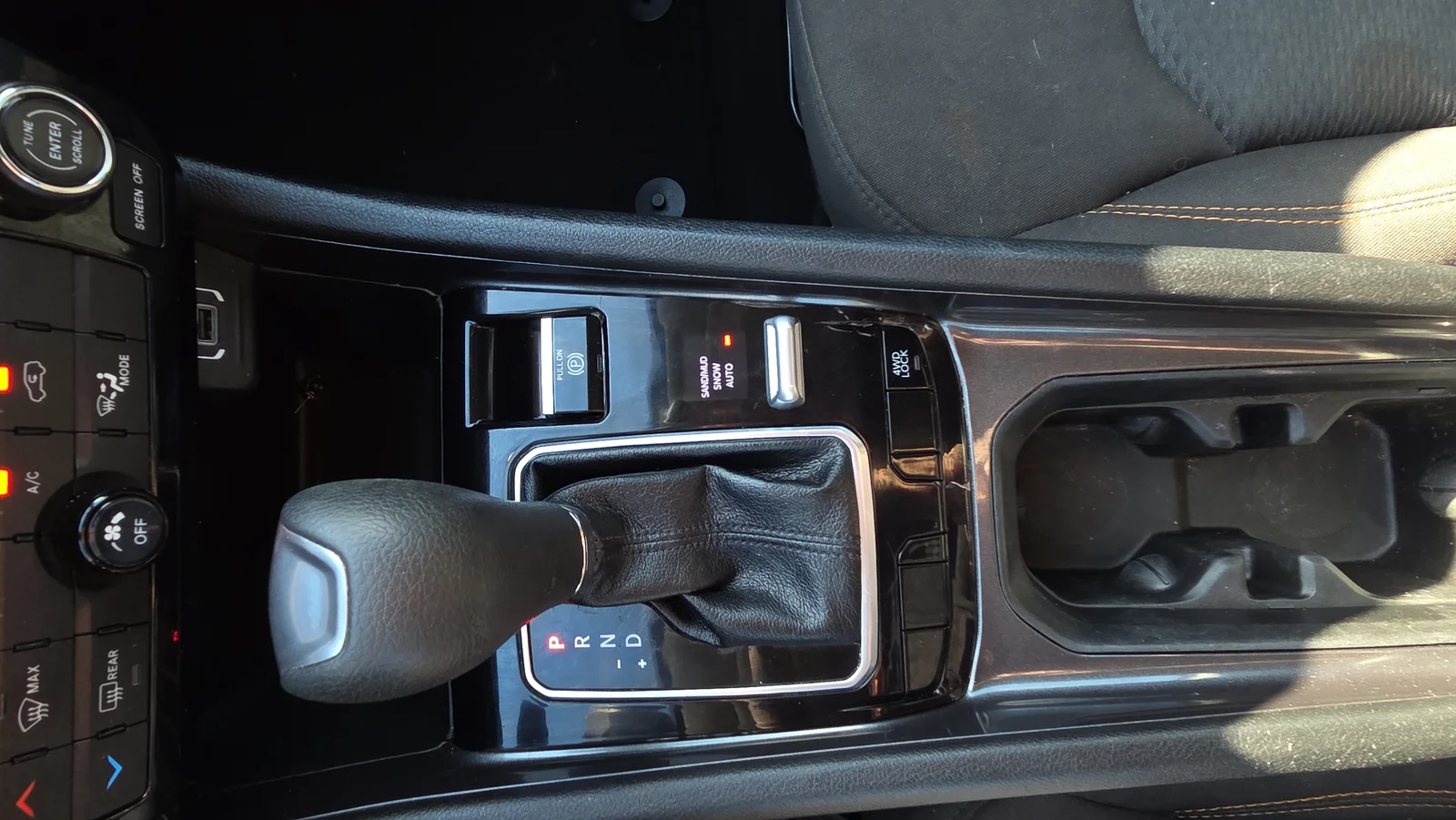 Used 2022 White Jeep Sport image 30