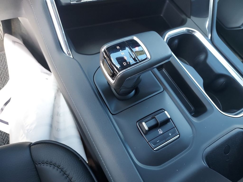 Used 2025 Silver GMC Denali image 28