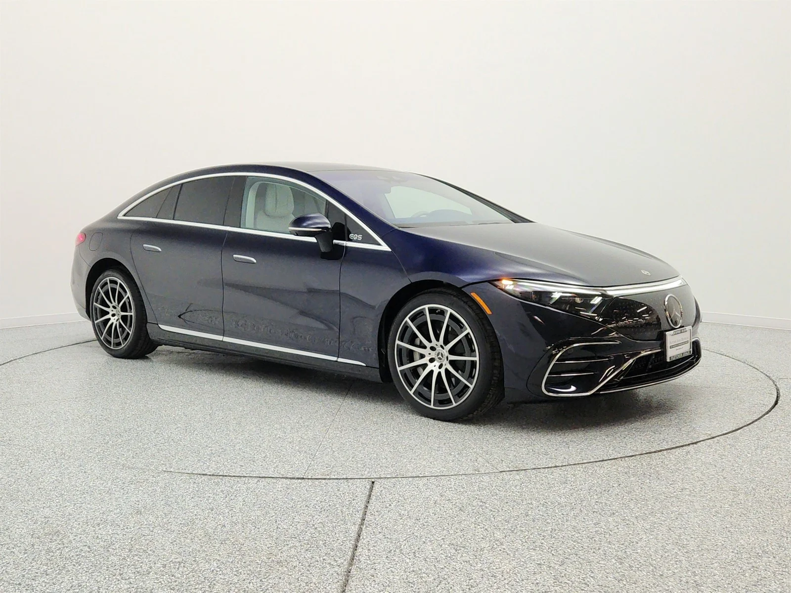 Used 2023 Nautical Blue Metallic Mercedes-Benz EQS 580 4MATIC® Sedan image 3