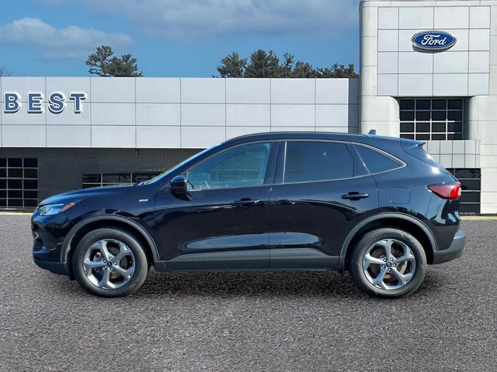 Used 2025 Agate Black Metallic Ford ST-Line Select image 11