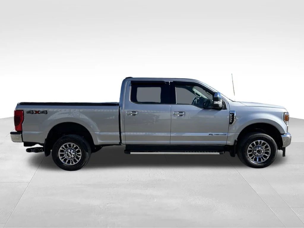 Used 2022  Ford XL image 4