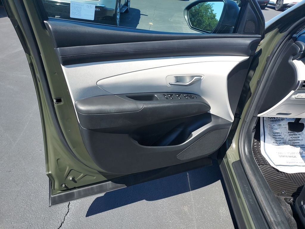 Used 2025 Green Hyundai SEL Convenience image 12