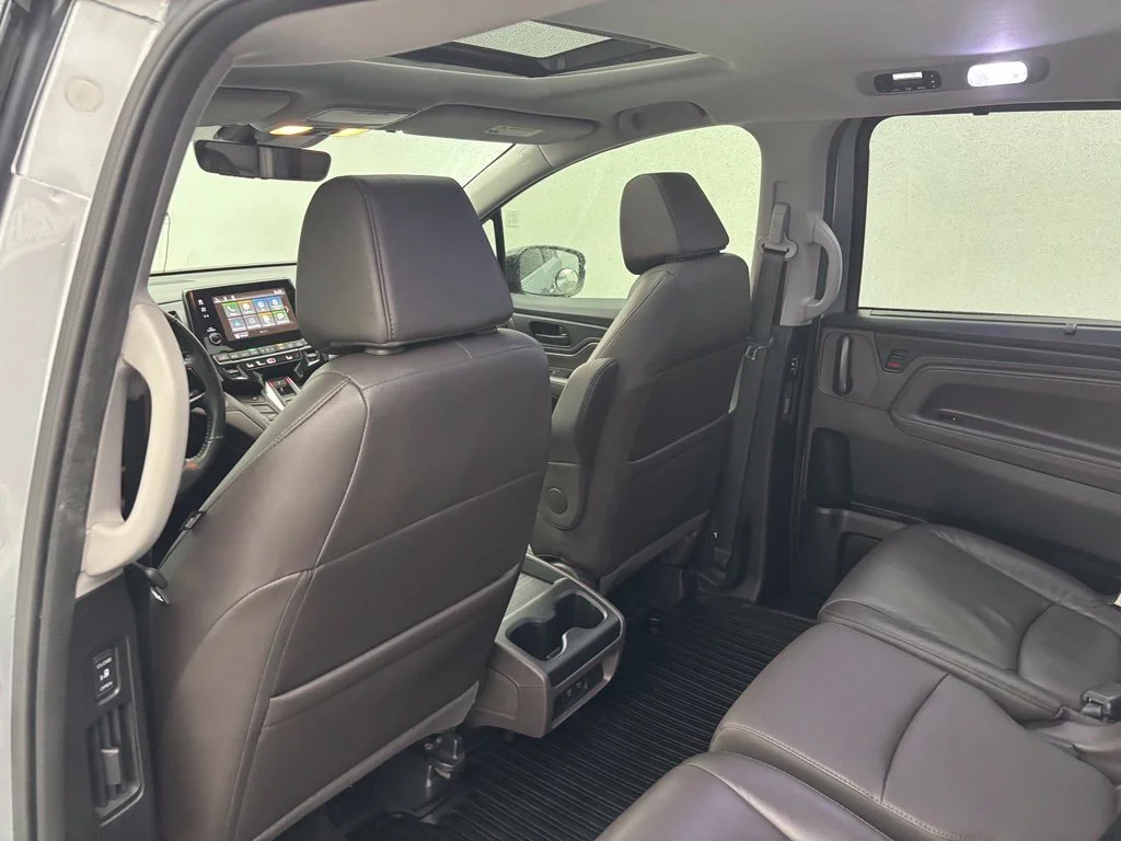Used 2019 Silver Honda EX-L image 30