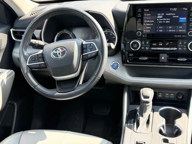 Used 2022 Gray Toyota XLE image 11
