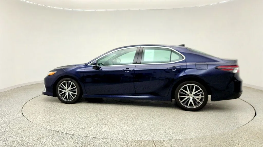 Used 2022 Blueprint Toyota XLE Automatic AWD w/ Nav Upgrade & Panoramic Glass Roof image 8