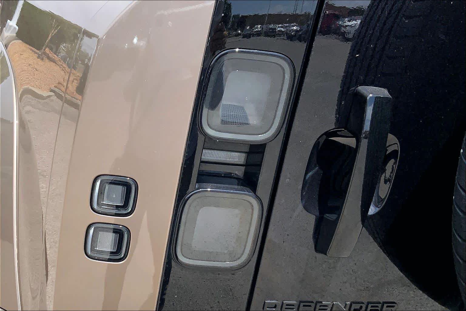 New 2026 Petra Copper Land Rover OCTA image 14