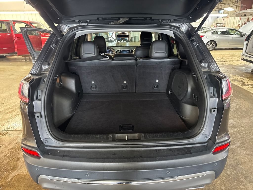 Used 2020 Gray Jeep Limited image 28