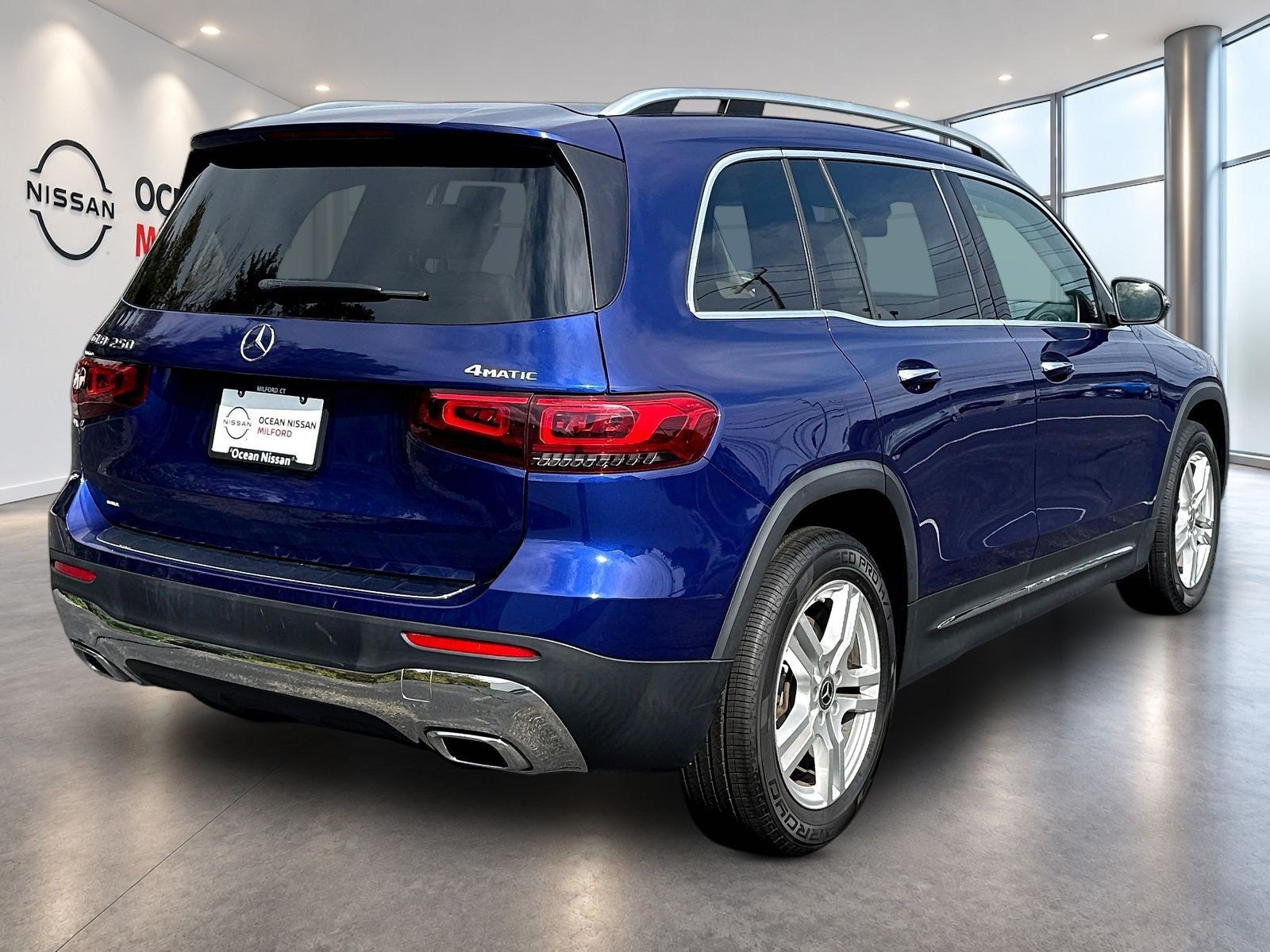 Used 2022 Galaxy Blue Metallic Mercedes-Benz GLB 250 image 5