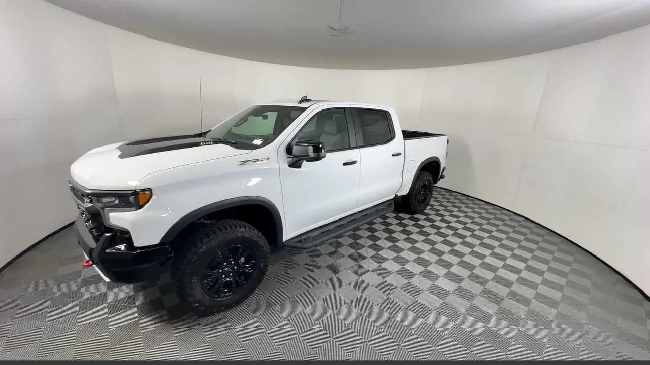 New 2026 Summit White Chevrolet ZR2 image 6