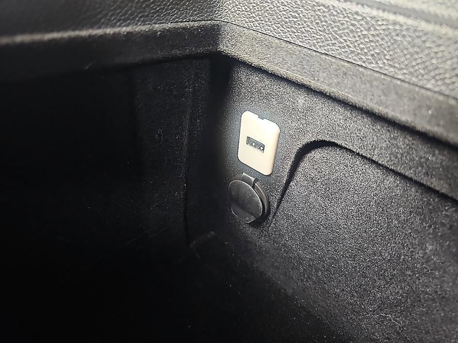 Used 2011 Carbon Black Metallic GMC Denali image 21
