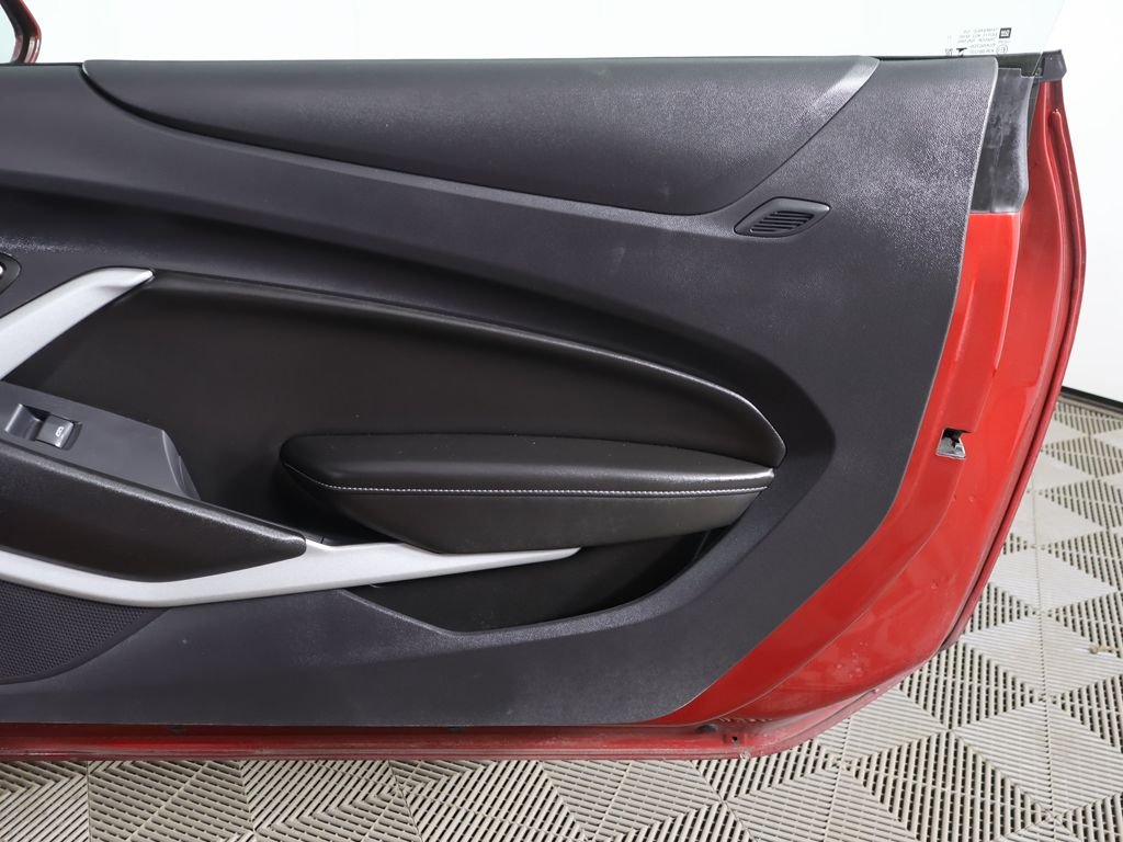 2023 Chevrolet Camaro LT1 - Photo 19