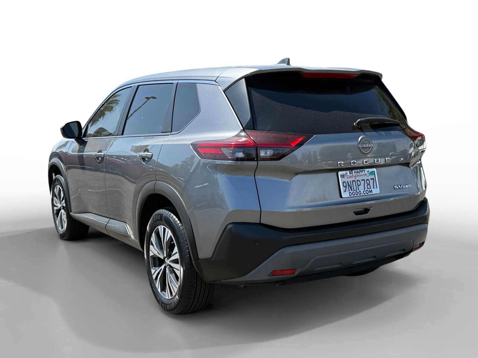 Used 2023 Gun Metallic Nissan SV image 3
