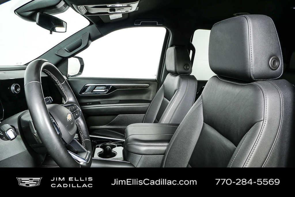 Used 2025 Summit White Chevrolet LT image 5