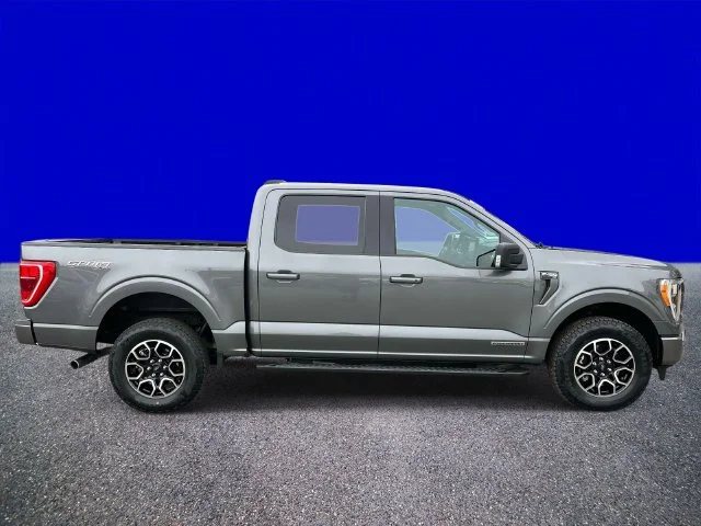 Used 2023 Gray Ford XLT image 2