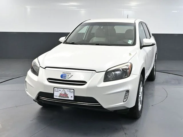 2012 Toyota RAV4 EV - Photo 10
