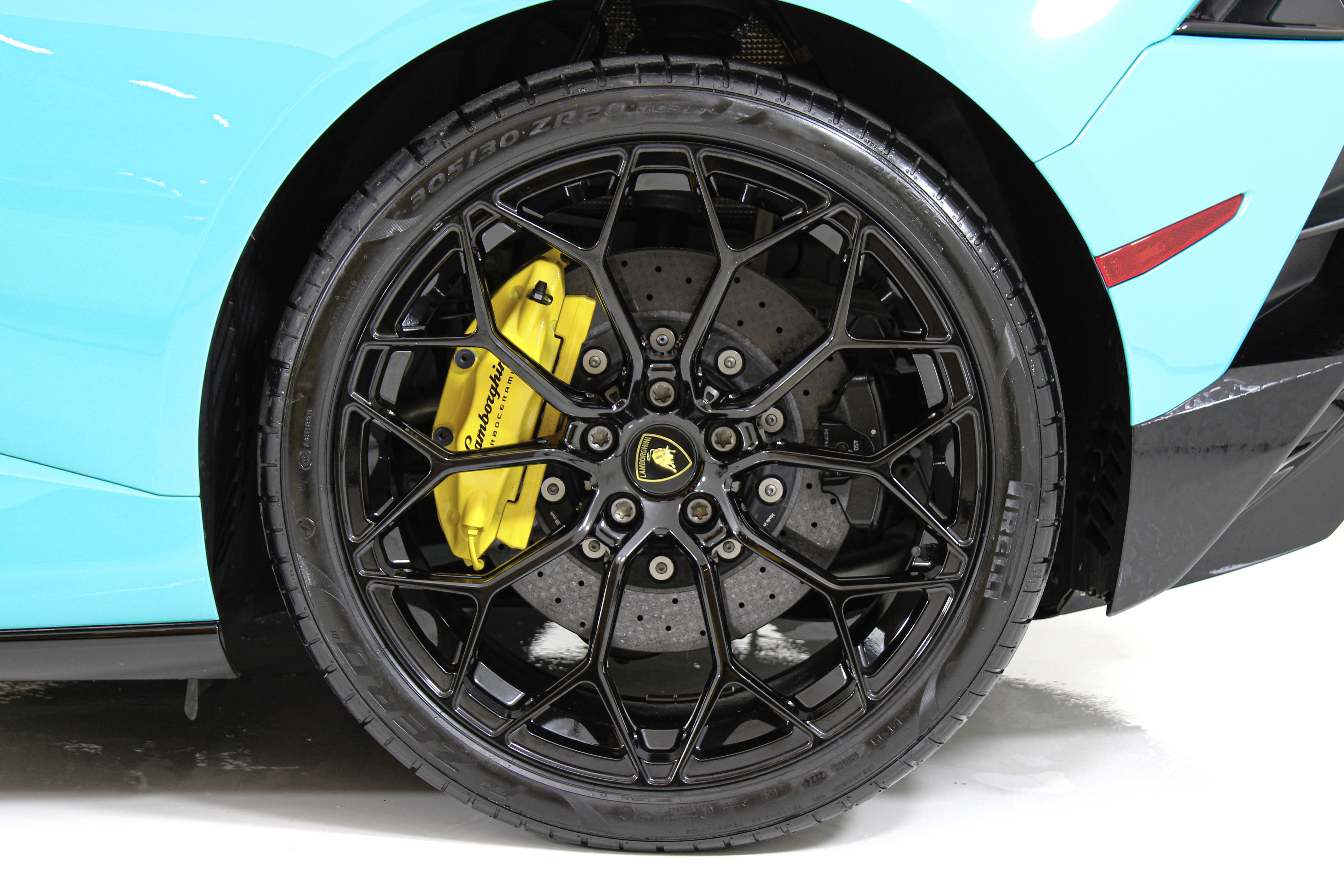 Used 2021 Blue Lamborghini  image 14