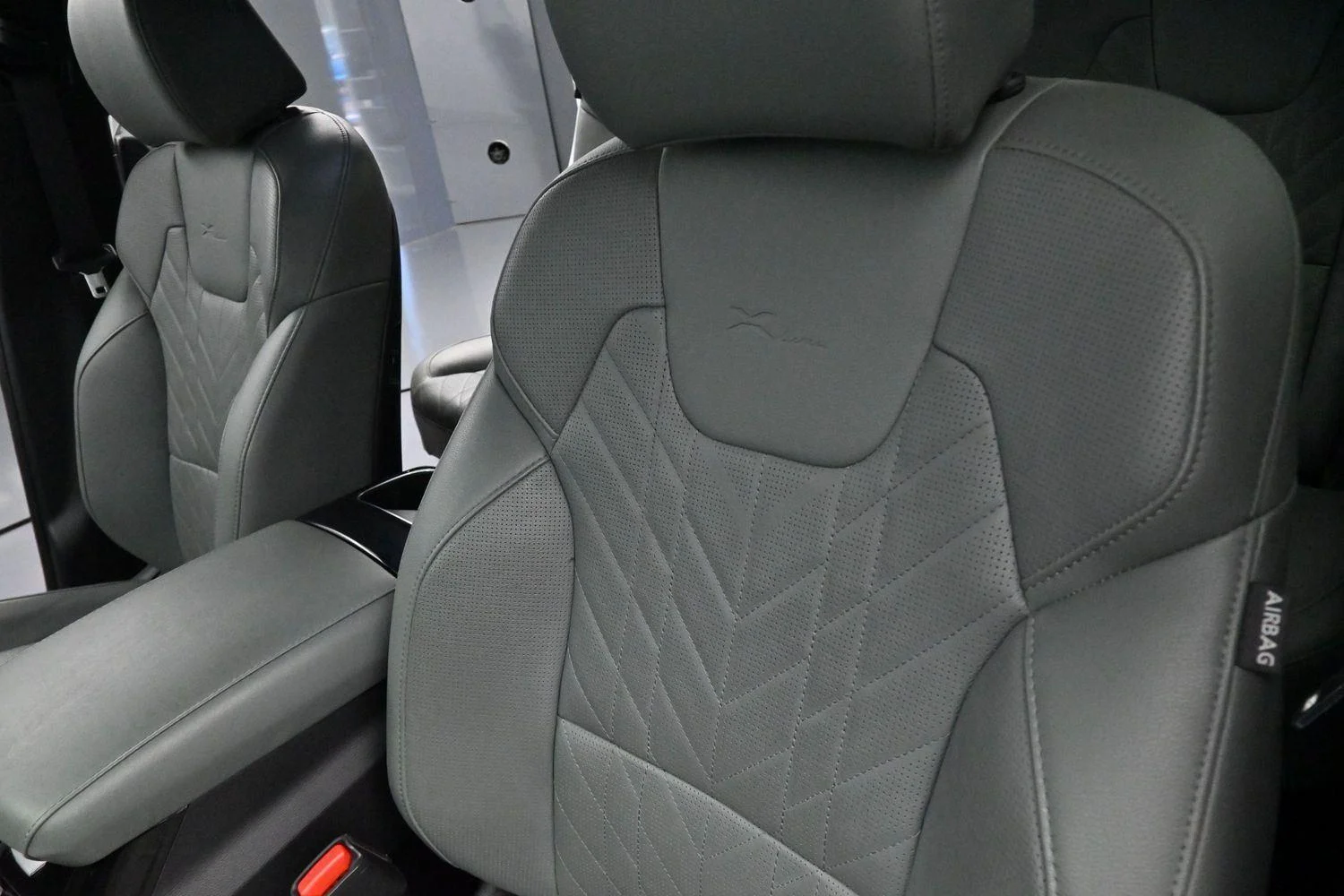 Used 2023 Glacial White Pearl Kia EX X-Line image 17