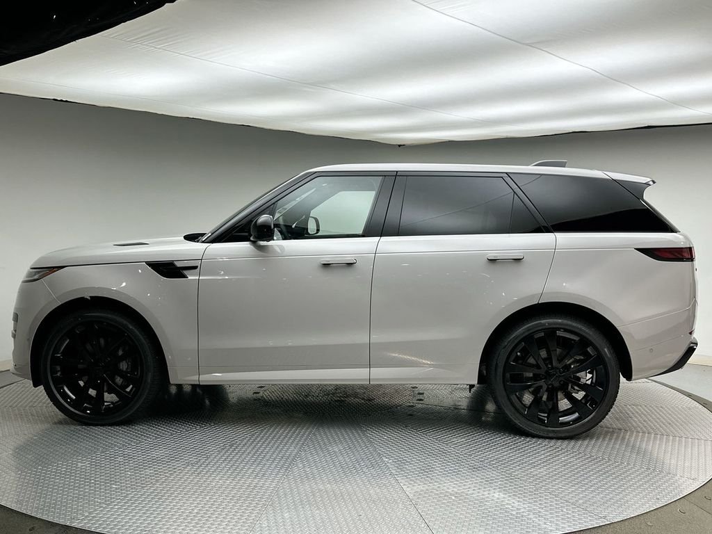 New 2026 Borasco Grey Land Rover Dynamic SE image 2