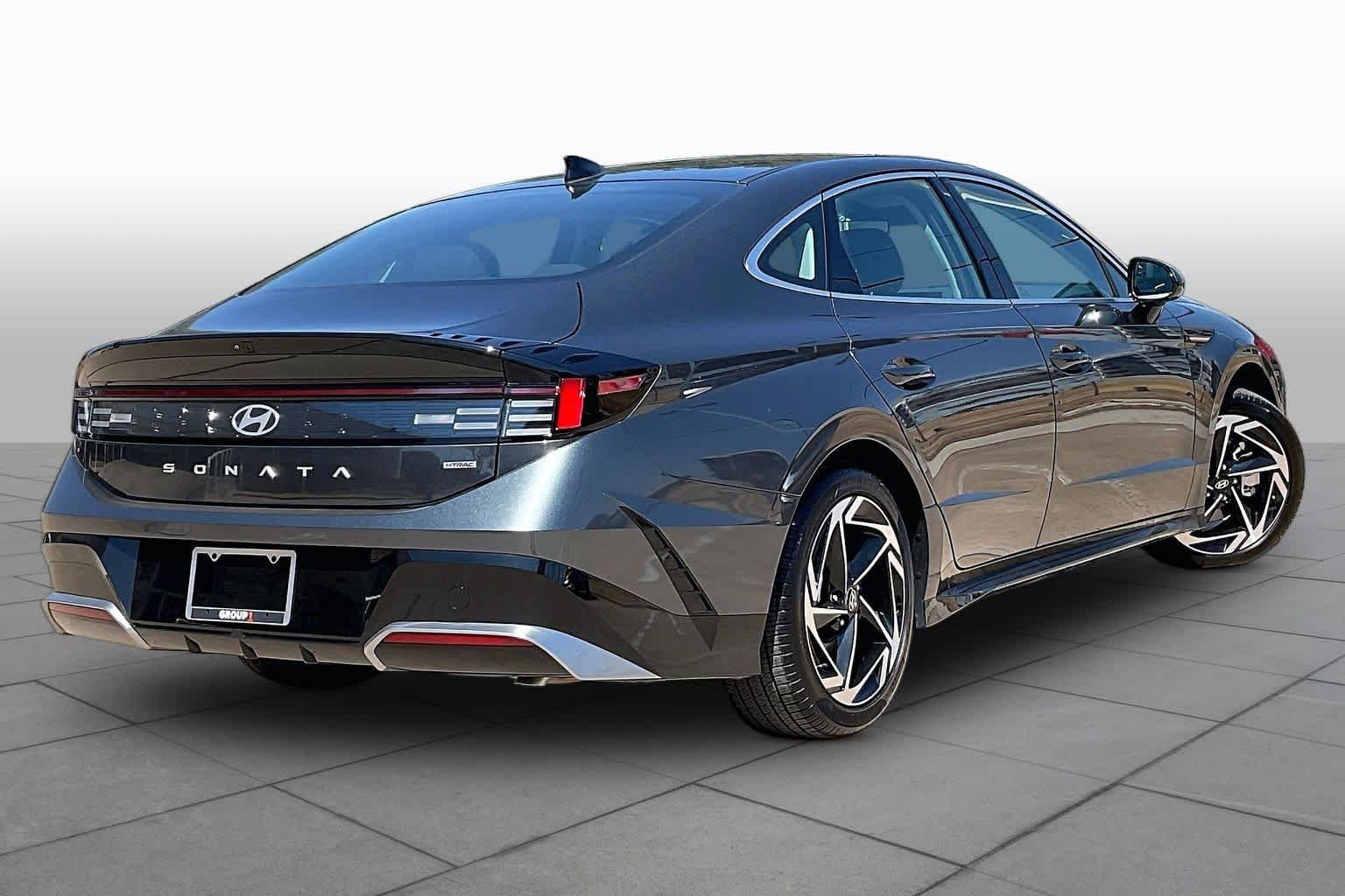 Used 2026 Portofino Gray Hyundai SEL Sport image 13