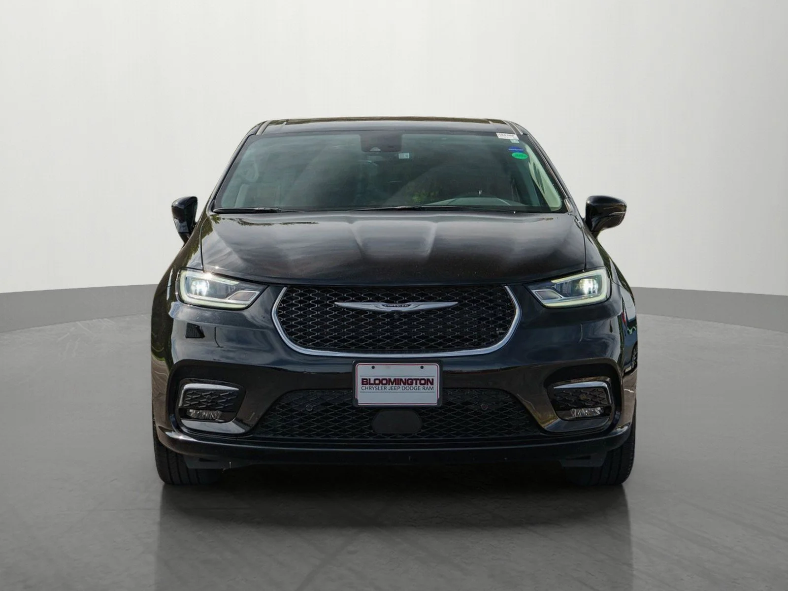 Used 2024 Chrysler Pacifica Touring L with VIN 2C4RC3BG8RR161323 for sale in Minneapolis, Minnesota
