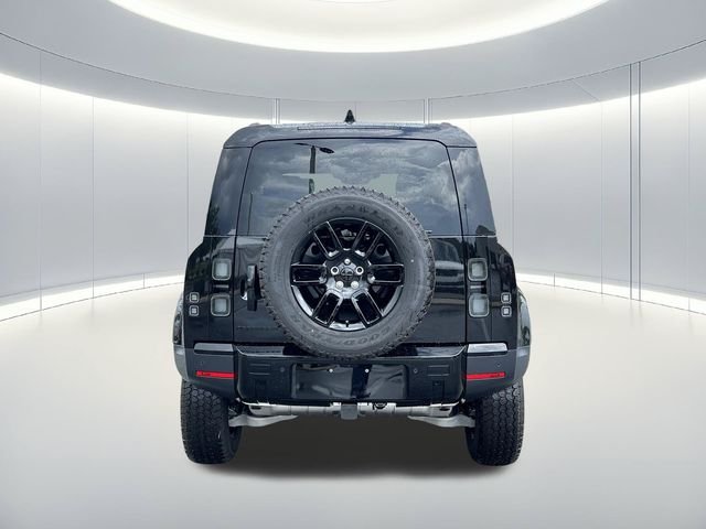New 2026 Santorini Black Land Rover S image 4