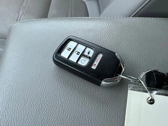 Used 2017  Honda EX-L image 14