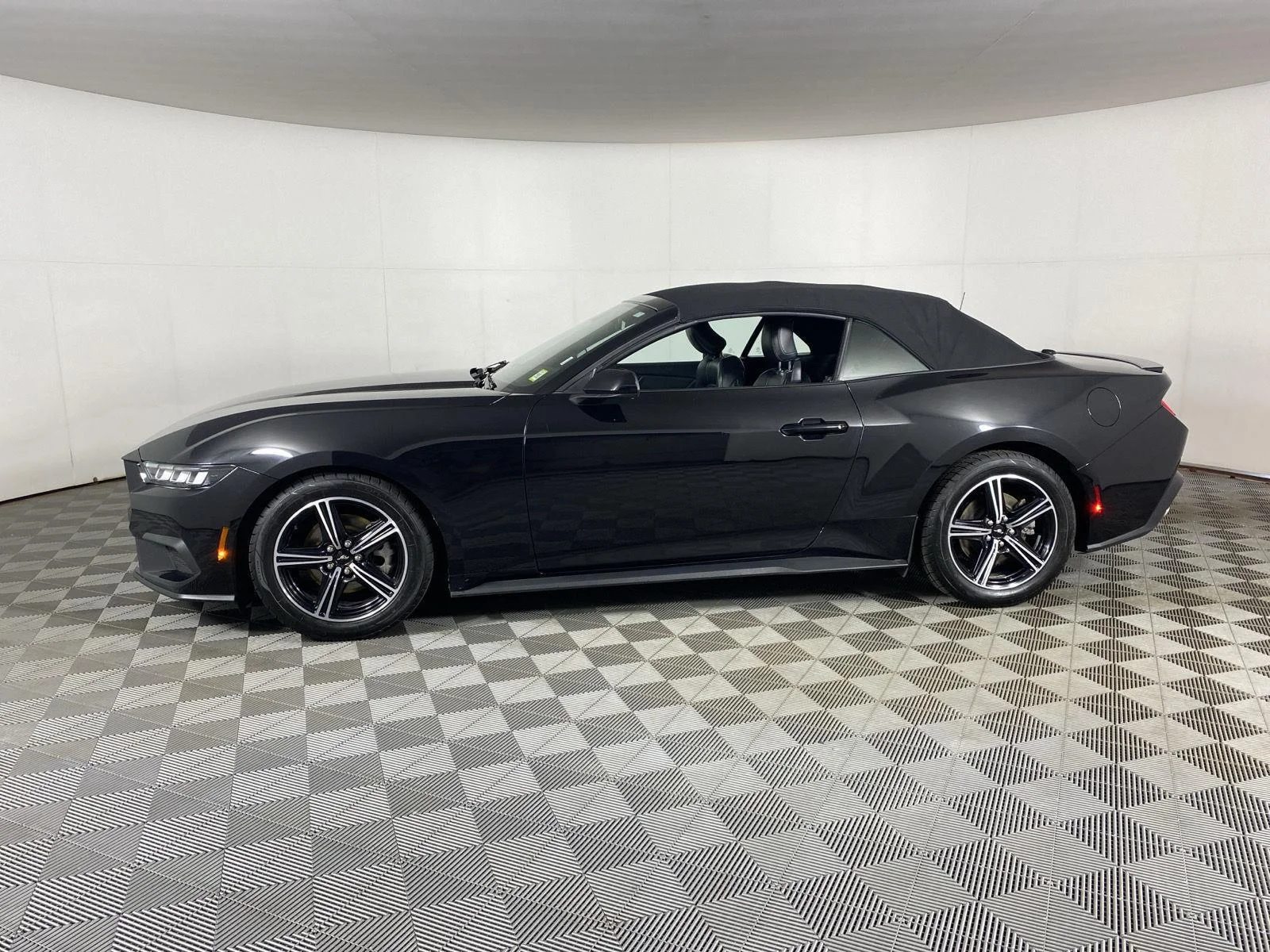 Used 2024 Shadow Black Ford EcoBoost Premium image 4