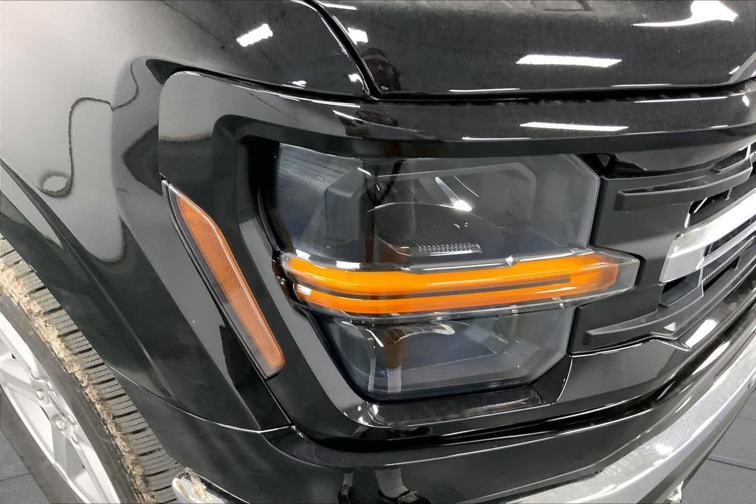 New 2026 Agate Black Metallic Ford XLT image 13