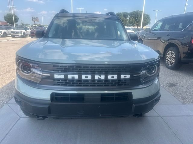 Used 2024 Green Ford Badlands image 2