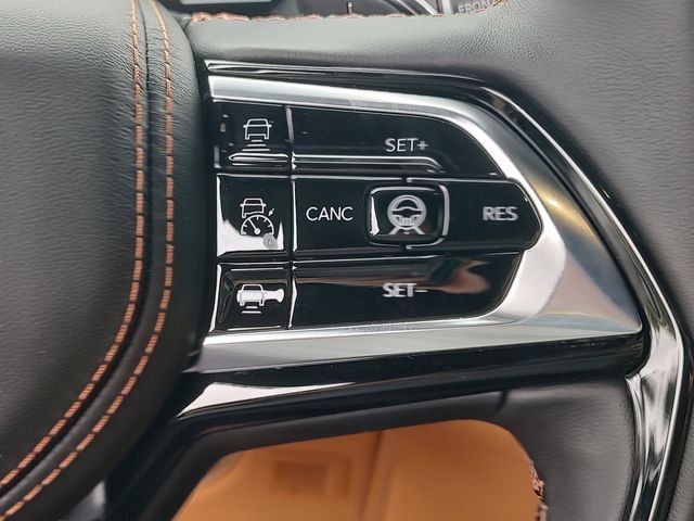 New 2026 Diamond Black Crystal Pearl-Coat Exterior Paint Jeep Summit image 19