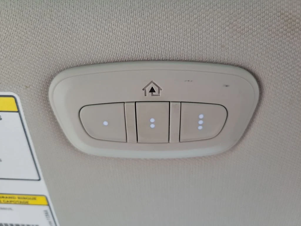 Used 2015 Red Jeep Latitude image 41