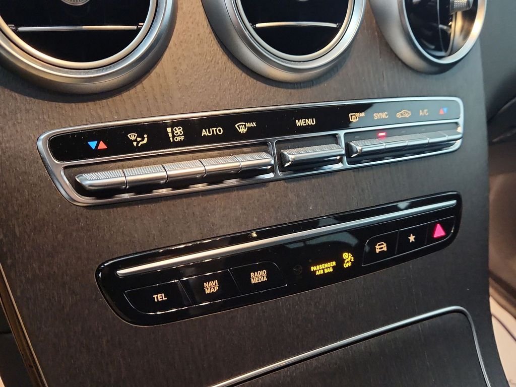 Used 2022 Black Mercedes-Benz GLC 300 image 22